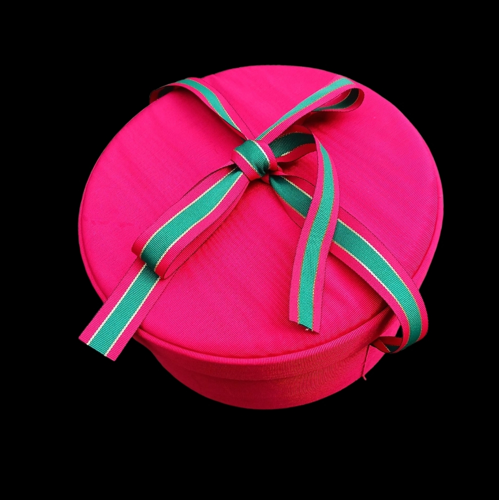 Holiday Box 8.5 Inch Diameter, 4 Inch Height